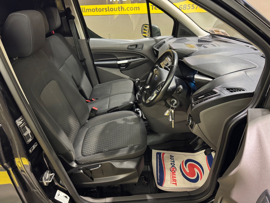 2020 Ford Transit Connect - image 8