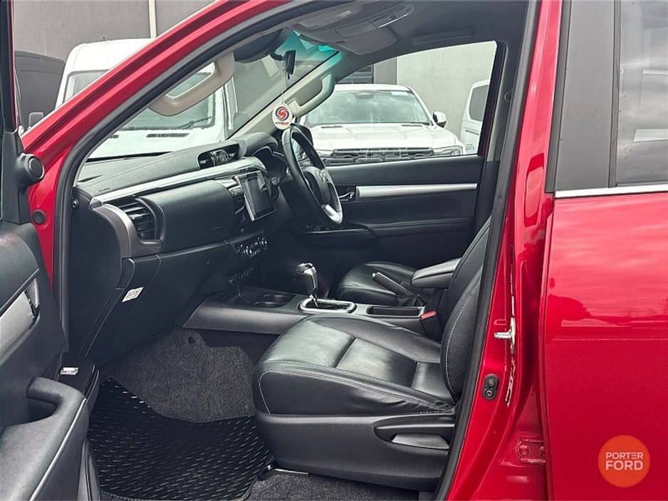 2019 Toyota Hilux 2.4 D4D INVINCIBLE X AUTO *PRICE EX VAT* €32,900