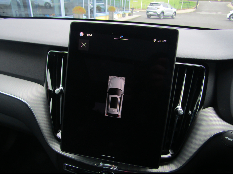 2026 Volvo XC60 - image 11