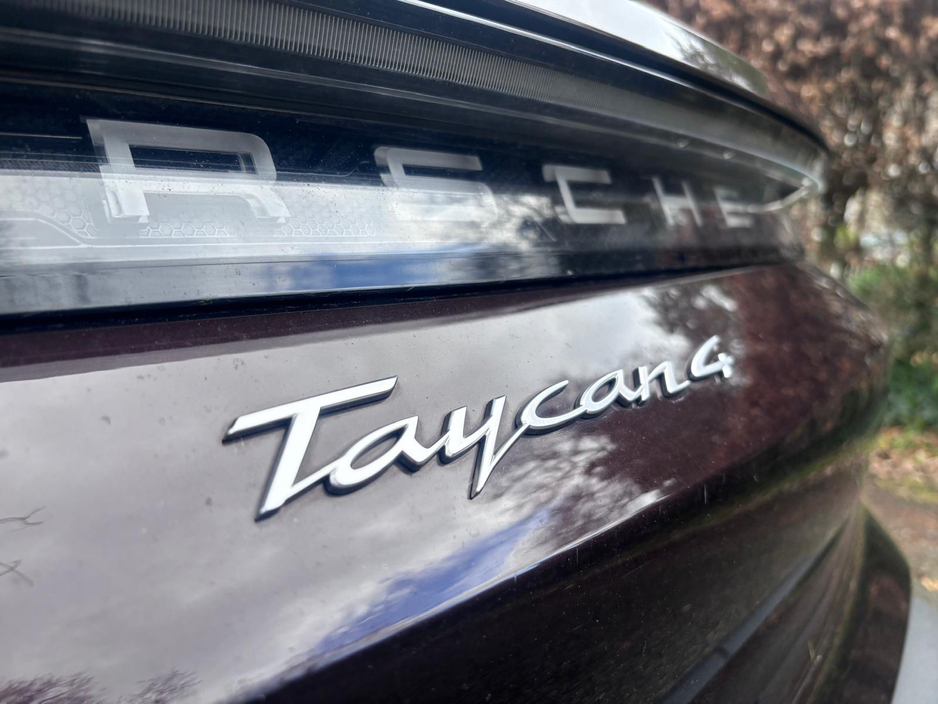 2022 Porsche Taycan - image 11