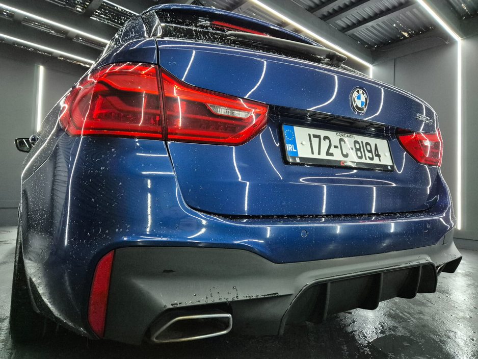 2017 BMW 5 Series - image 7