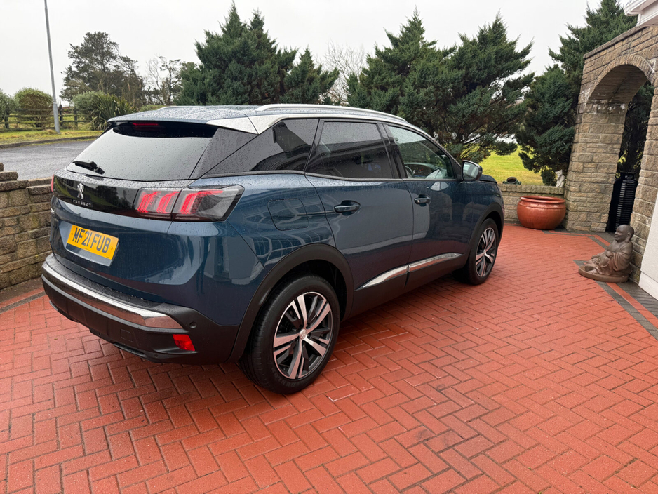 2021 Peugeot 3008 - image 10