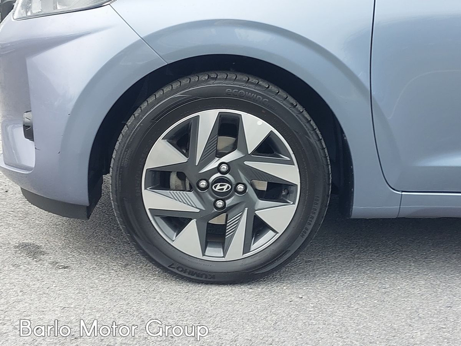 2025 Hyundai i10 - image 17