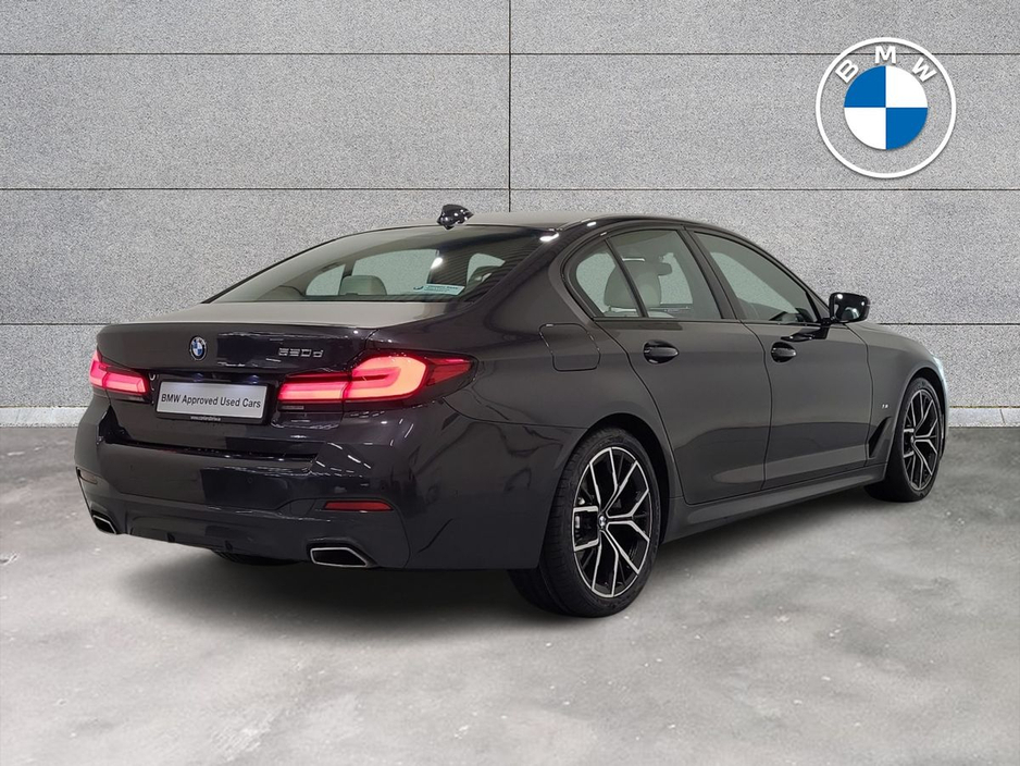 2022 BMW 5 Series - image 24