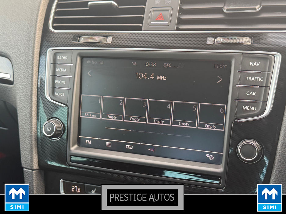 2015 Volkswagen Golf - image 21