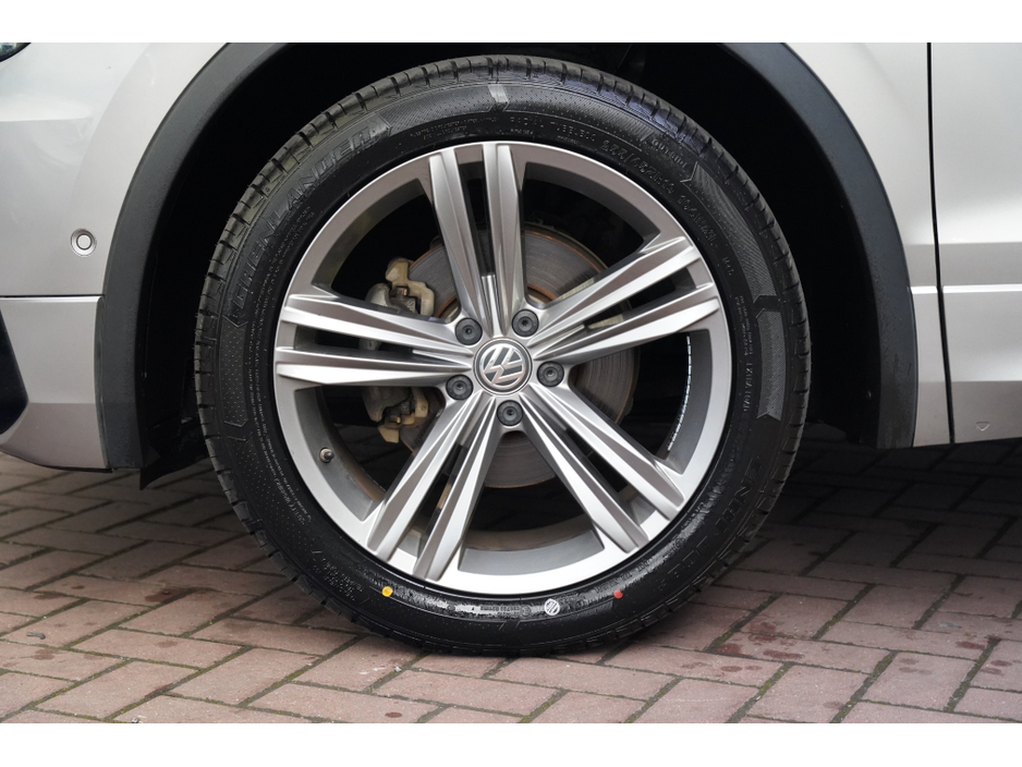 2019 Volkswagen Tiguan - image 27