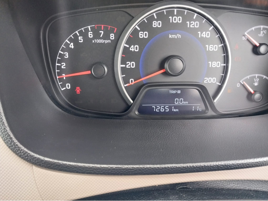 2015 Hyundai i10 - image 24