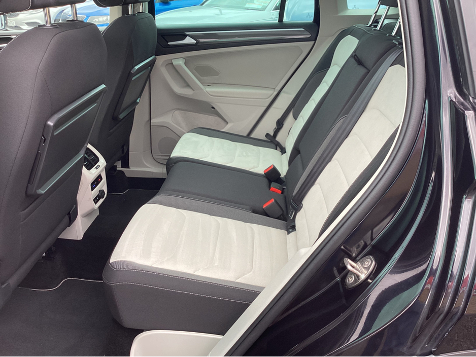 2019 Volkswagen Tiguan - image 18