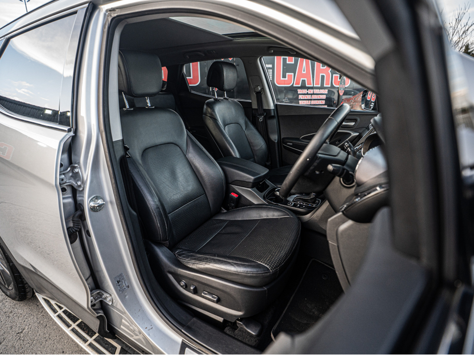 2014 Hyundai Santa Fe - image 18