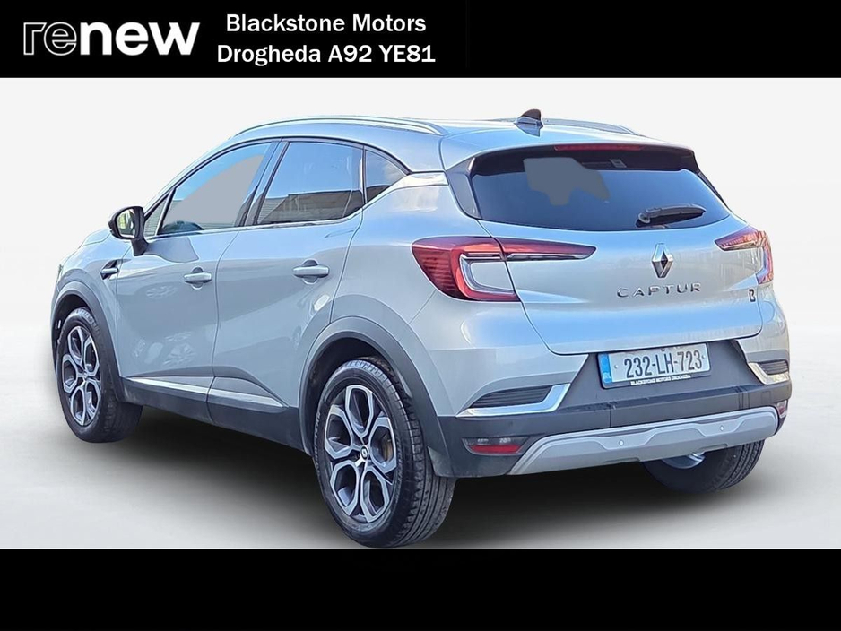 2023 Renault Captur - image 3