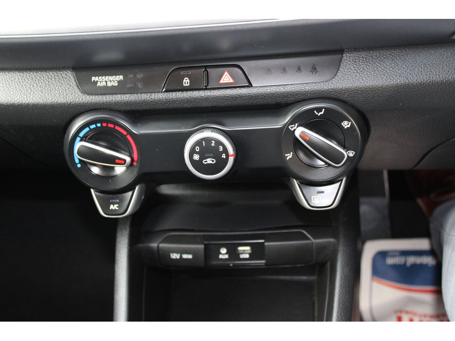 2019 Kia Stonic - image 17