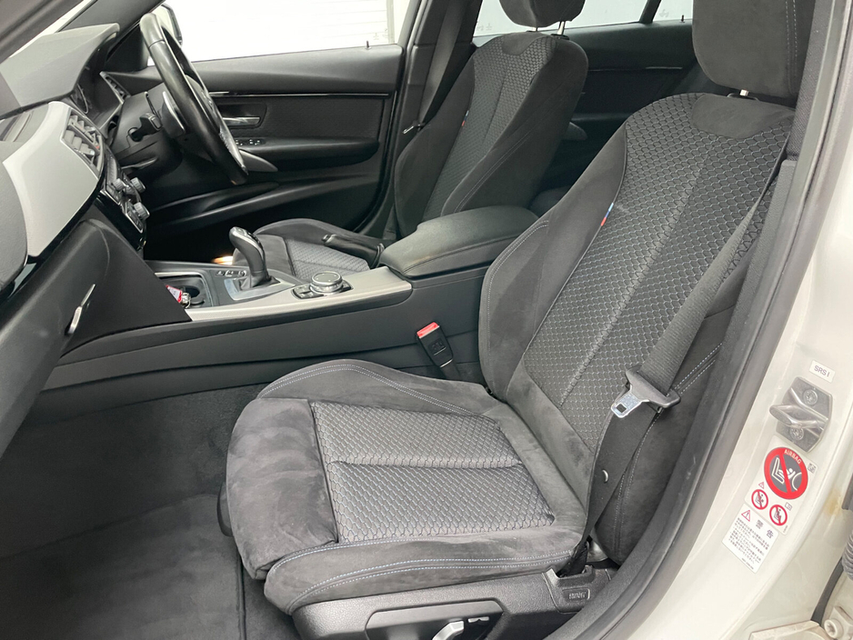 2016 BMW 3 Series - image 19