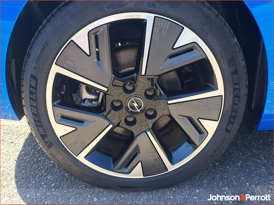 2024 Opel Astra GS 54KWh EV 155PS €25,900