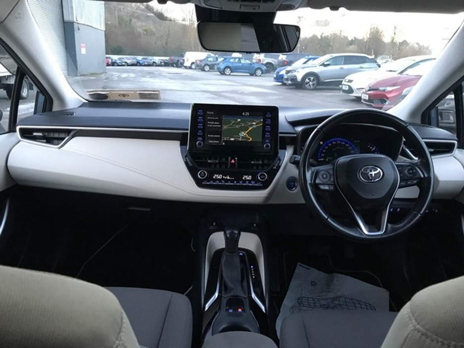 2021 Toyota Corolla LUNA SPORT - GRANDONS €24,995