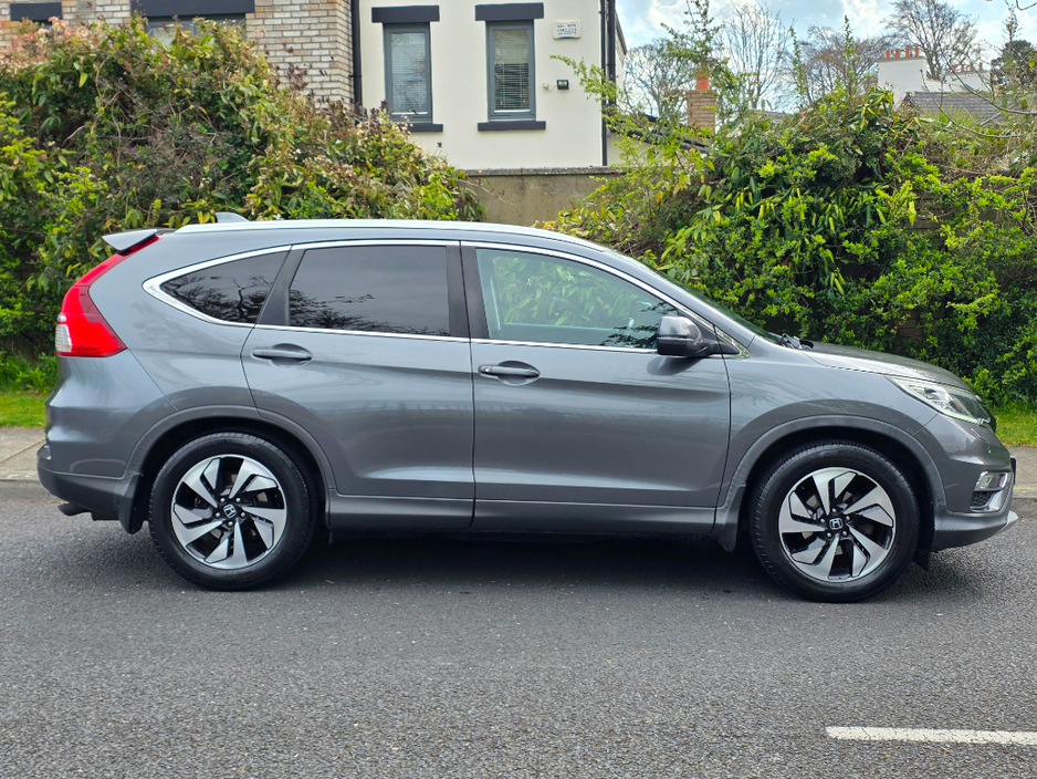 2017 Honda CR-V - image 2
