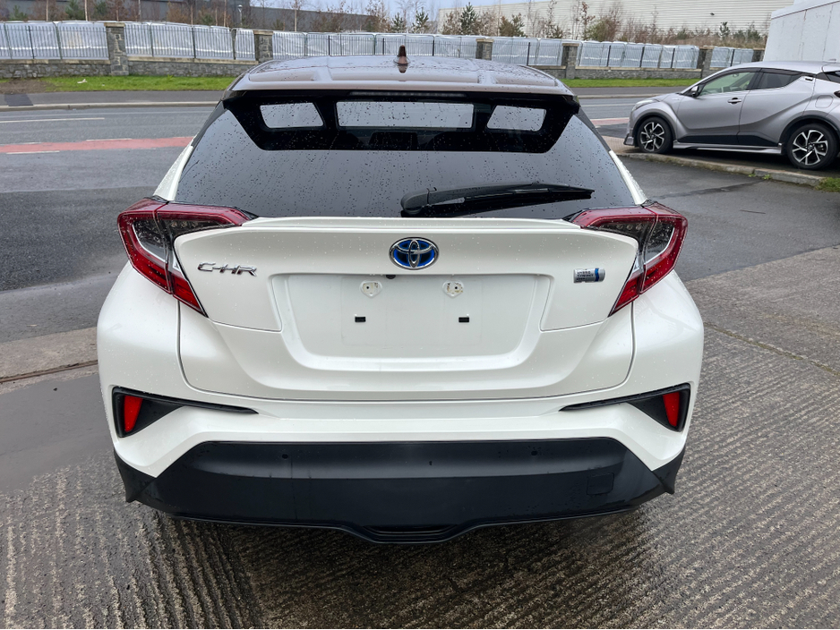 2019 Toyota C-HR - image 4