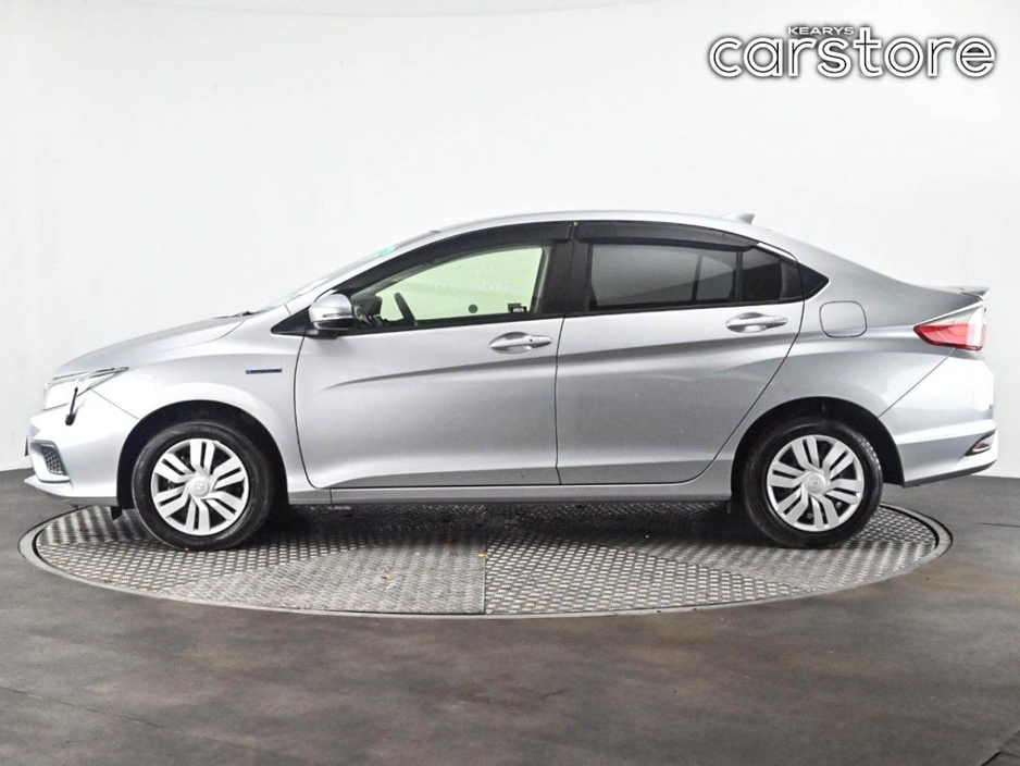 2019 Honda Grace - image 6