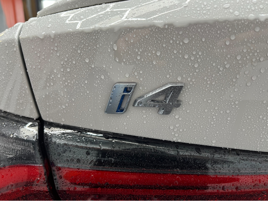 2022 BMW i4 €33950! 2022 BMW I4 ELECTRIC AUTOMATIC / CRUISE CONTROL / 360° PARKING CAMERA / ELECTRIC MEMORY & HEATED SEATS / HEATED REAR SEATS / APPLE CARPLAY / AMBIENT LIGHTS €33,950