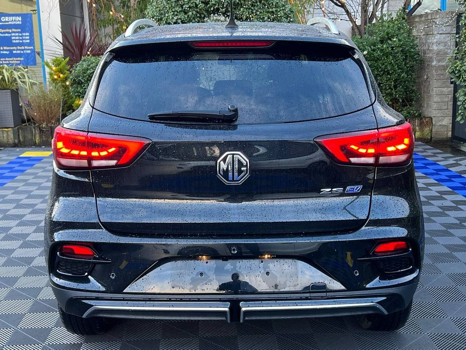 2024 MG ZS TROPHY CONNECT EV // AS NEW CAR // 3, 000 MILES // ADAPTIVE CRUISE CONTROL // DIGITAL CLUSTER €22,900