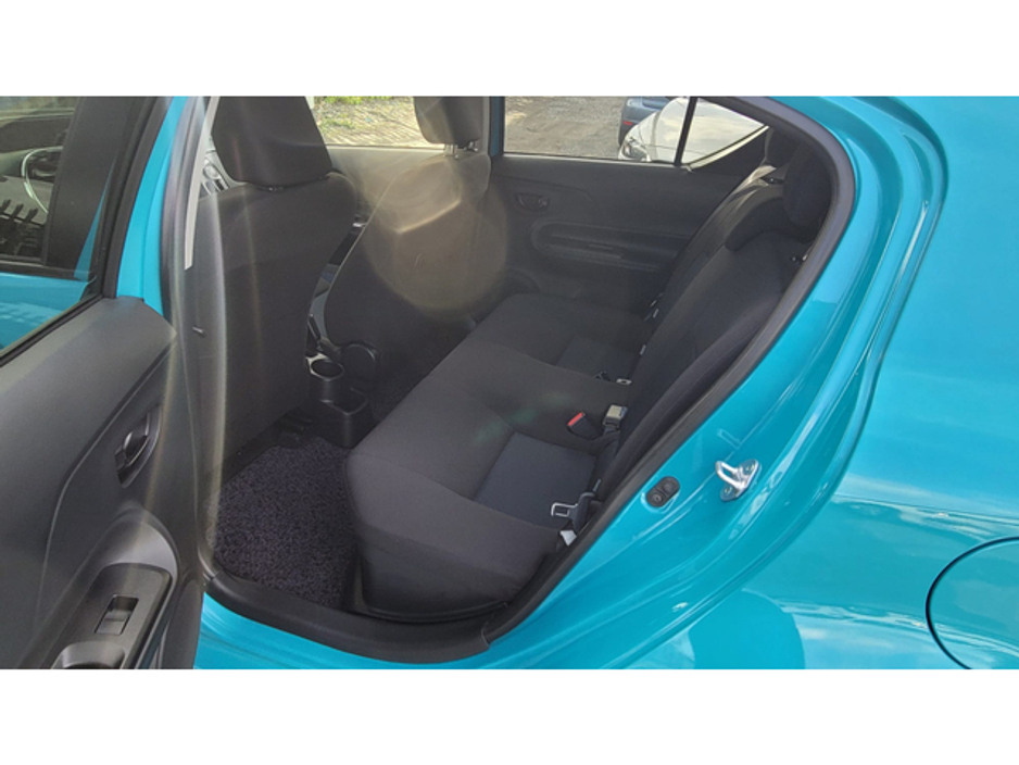 2017 Toyota Aqua - image 10