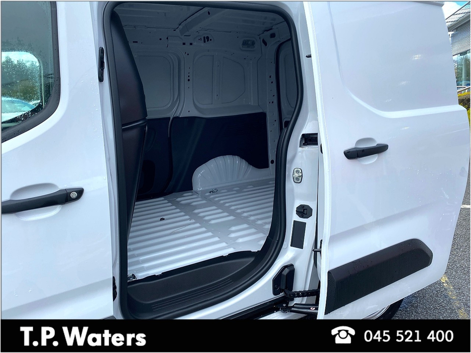 2026 Fiat Doblo - image 8