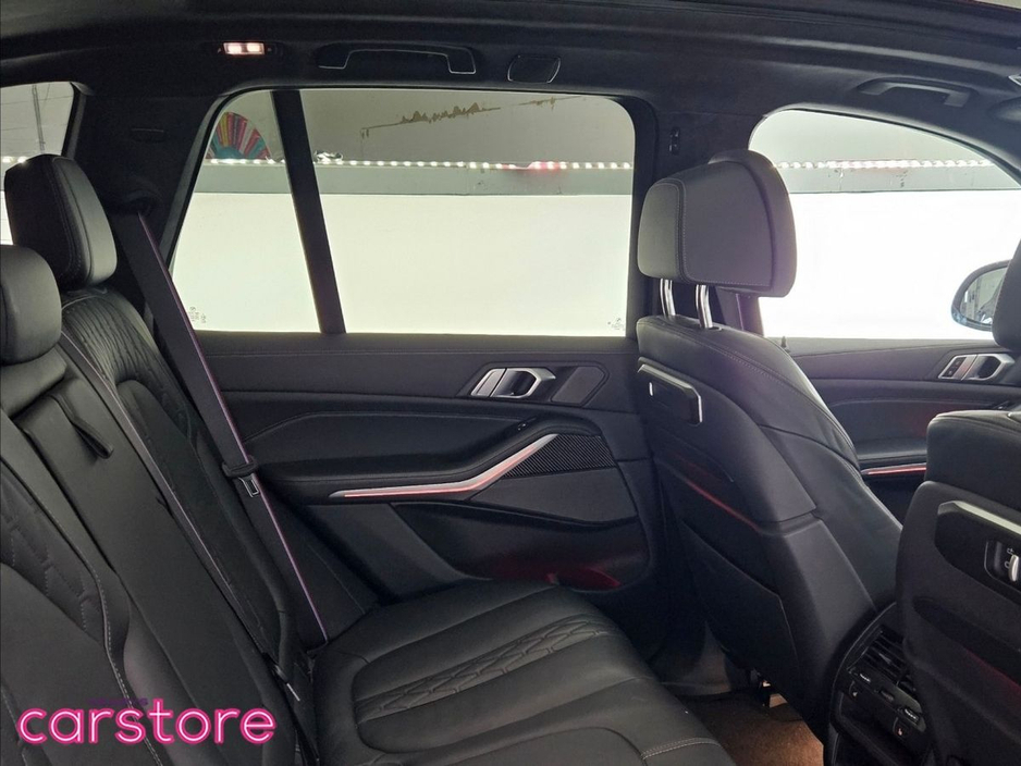 2023 BMW X5 - image 10