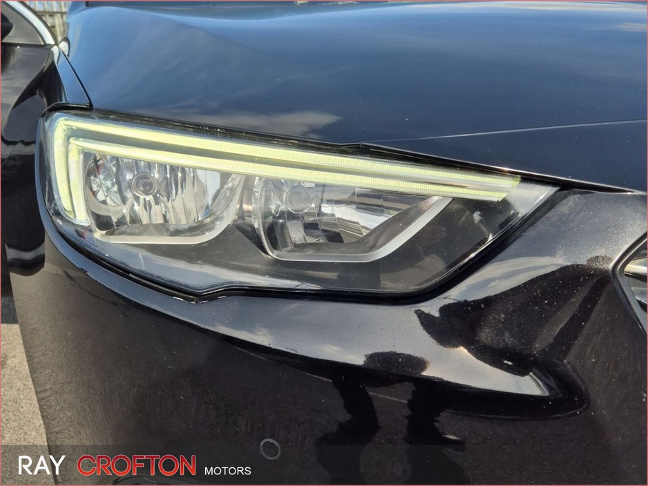 2018 Vauxhall Insignia - image 14