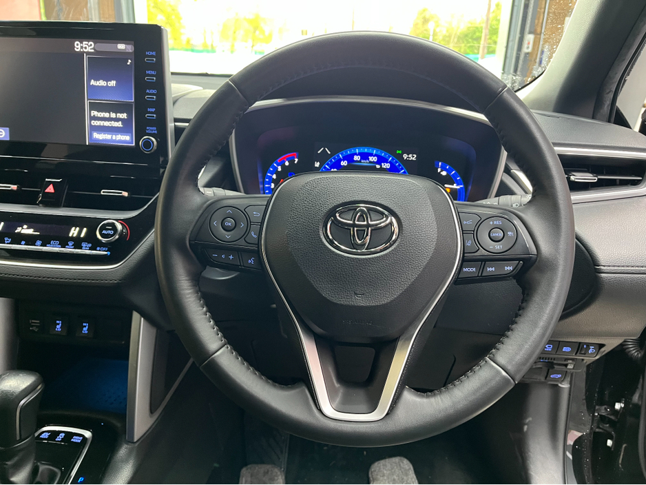 2023 Toyota Corolla - image 9