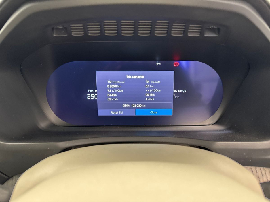 2023 Volvo XC90 - image 14