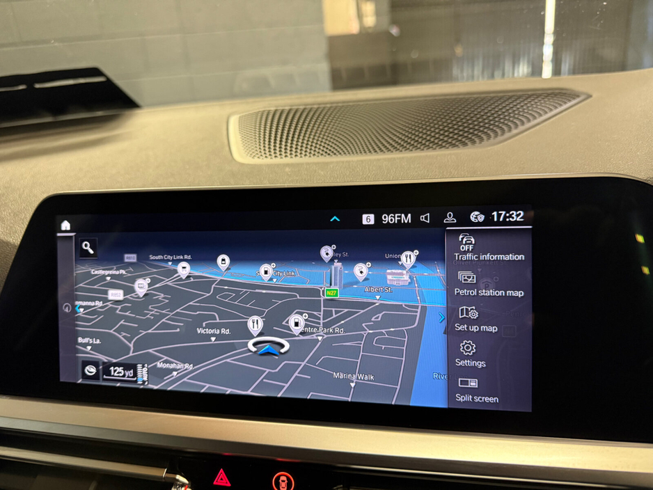 2022 BMW 3 Series - image 11