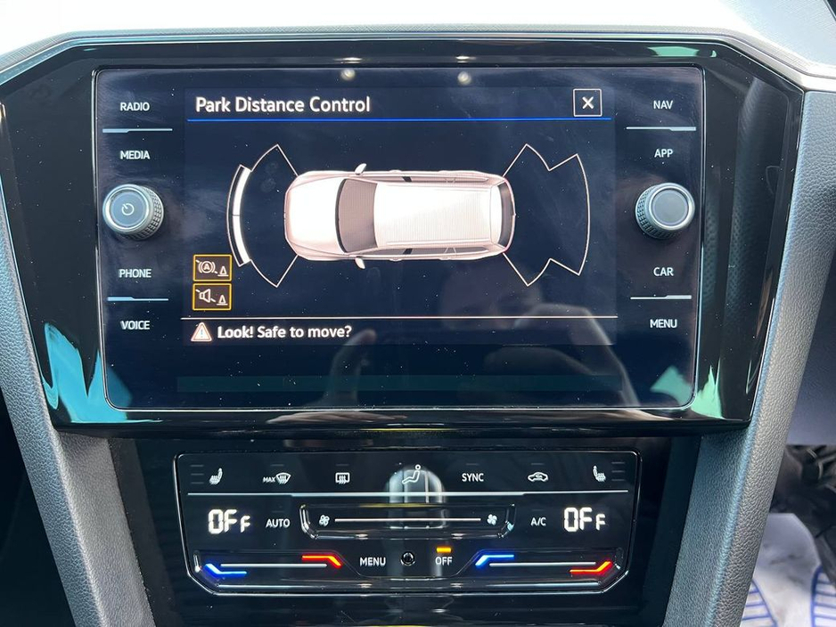 2022 Volkswagen Passat - image 7