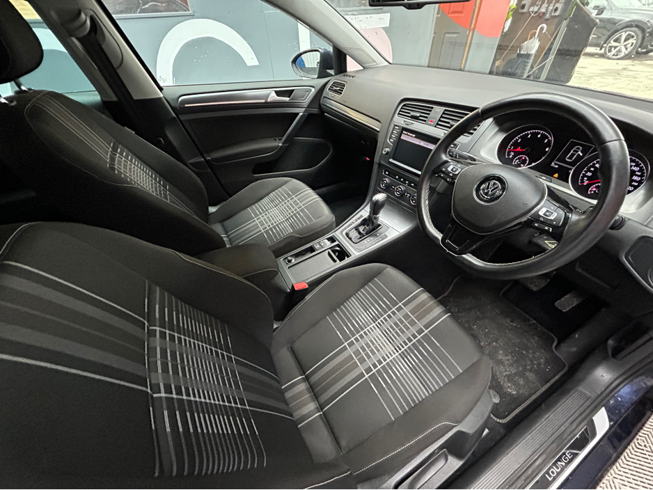 2015 Volkswagen Golf - image 3