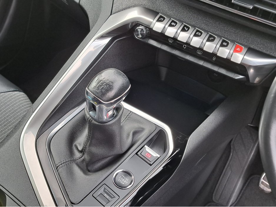 2022 Peugeot 3008 - image 24