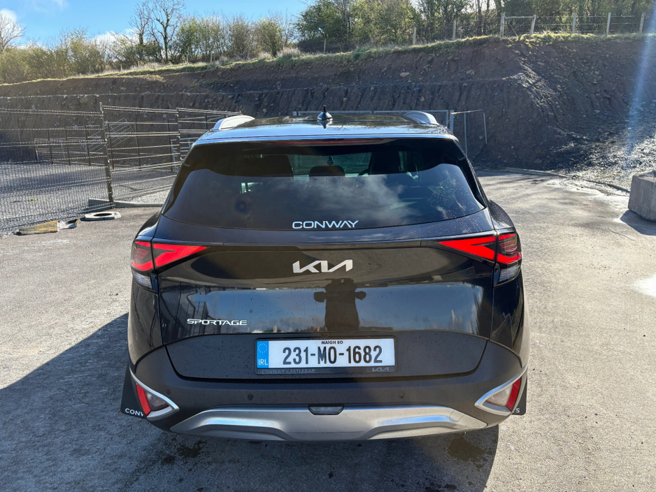 2023 Kia Sportage - image 3