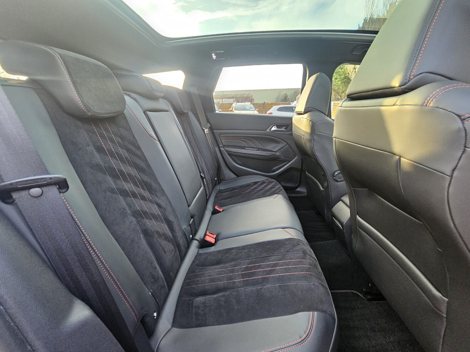 2016 Peugeot 308 - image 21