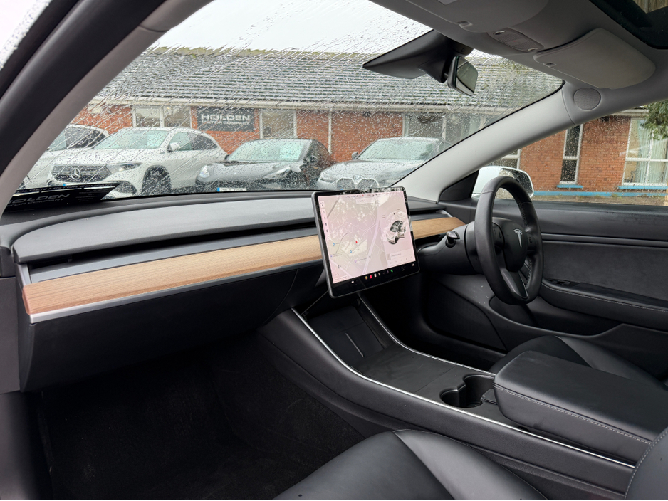 2020 Tesla Model 3 STANDARD RANGE + RWD..PANORAMIC ROOF €18,900