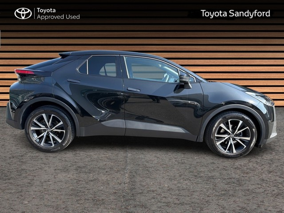2024 Toyota C-HR - image 3
