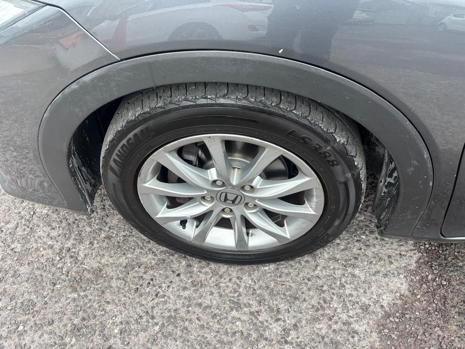 2012 Honda Civic - image 10