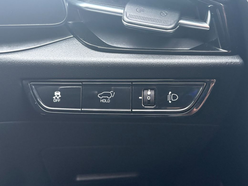 2023 Kia Niro - image 8