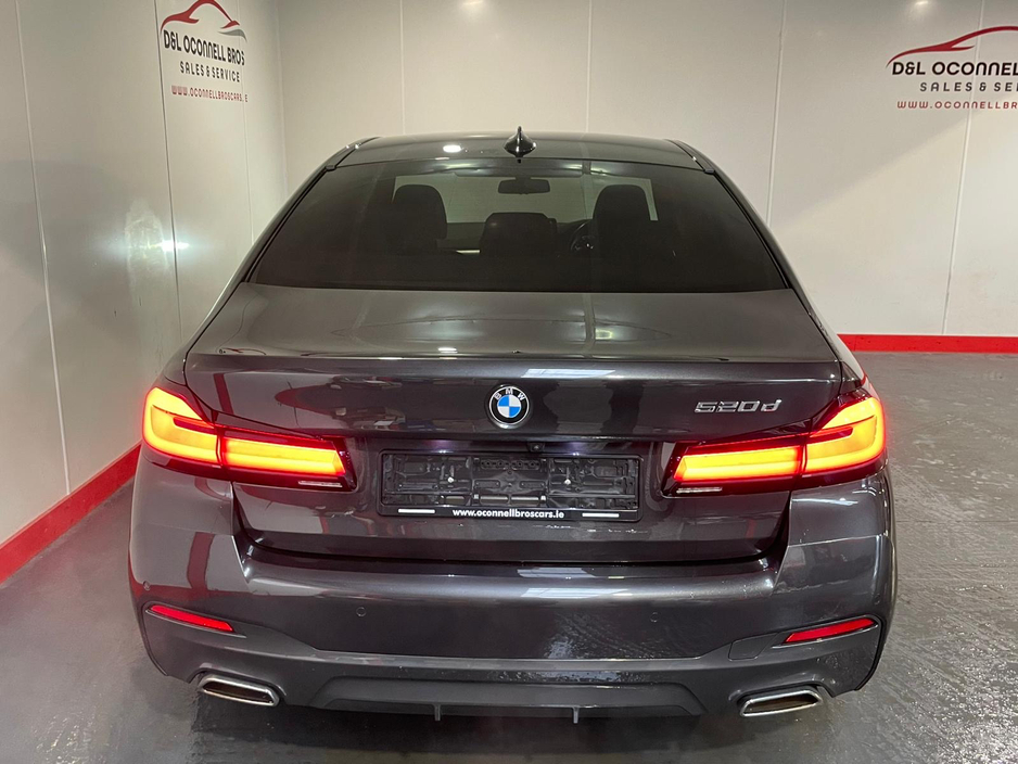 2022 BMW 5 Series - image 9