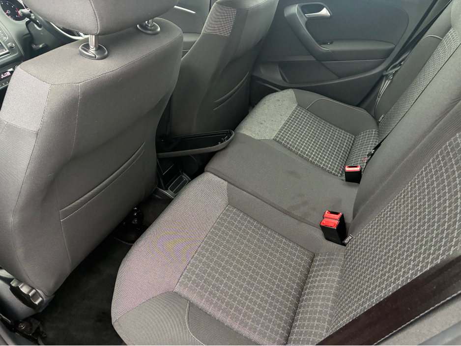 2015 Volkswagen Polo - image 21