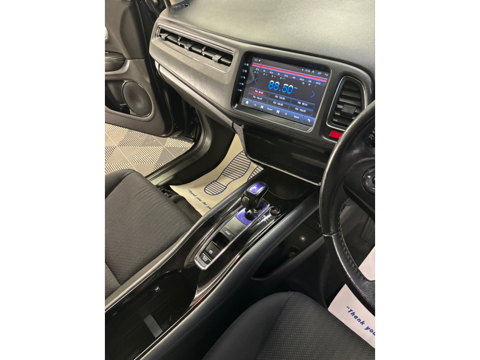 2014 Honda Vezel - image 9