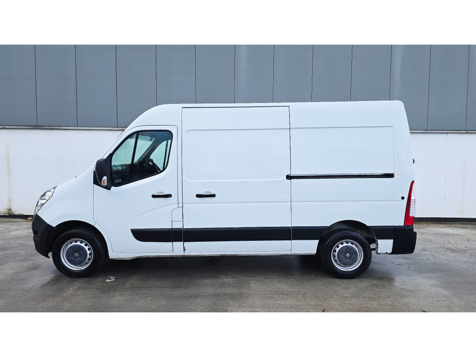 2015 Renault Master III FWD MM35 DCI 135 ENERGY BUSINE €6,500
