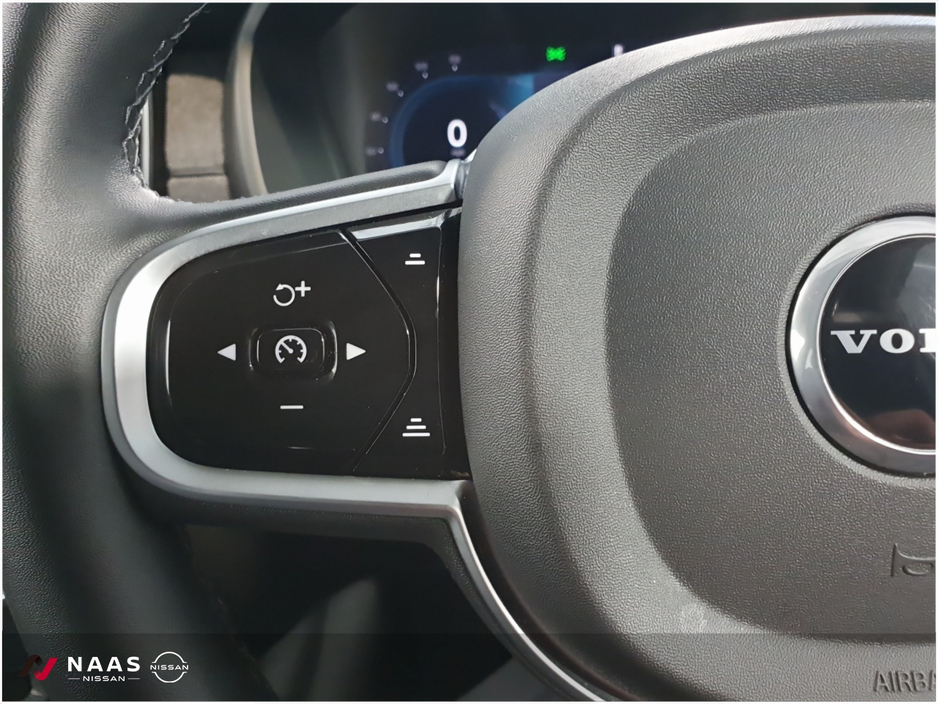 2025 Volvo XC90 - image 18