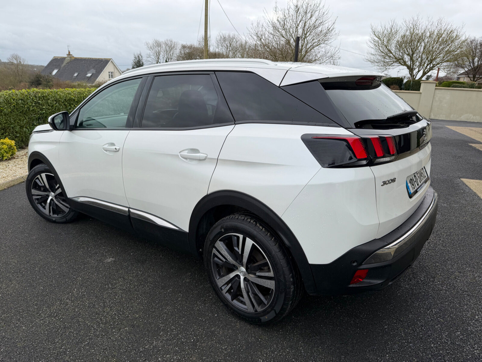 2019 Peugeot 3008 - image 8
