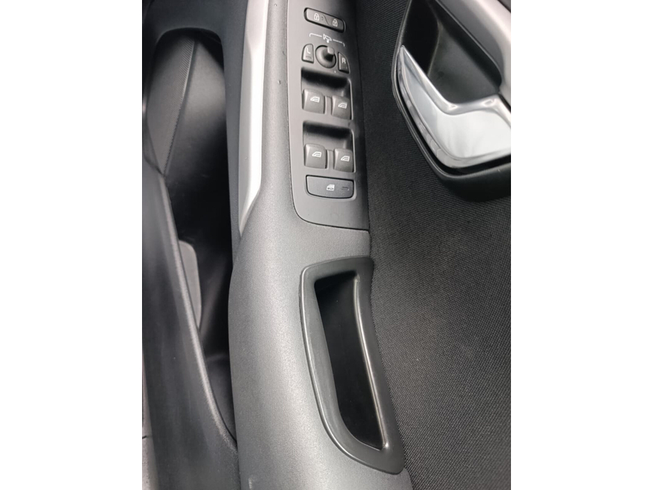 2014 Volvo V40 - image 18