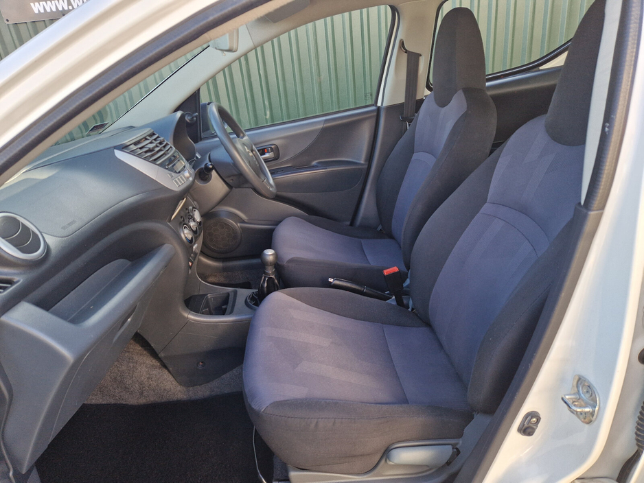 2014 Suzuki Alto - image 12