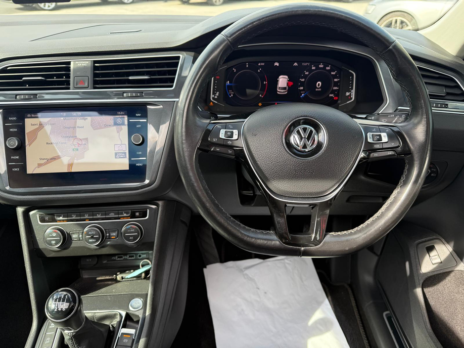 2020 Volkswagen Tiguan - image 14