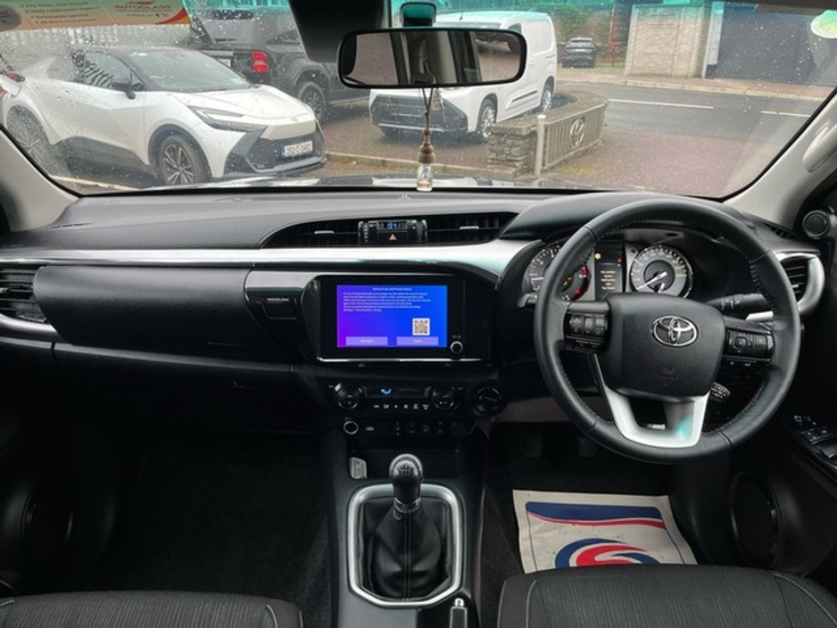 2025 Toyota Hilux FRESH SELECTION OF TRADE-INS HILUX 2.8 SR5 DOUBLE CAB €48,000