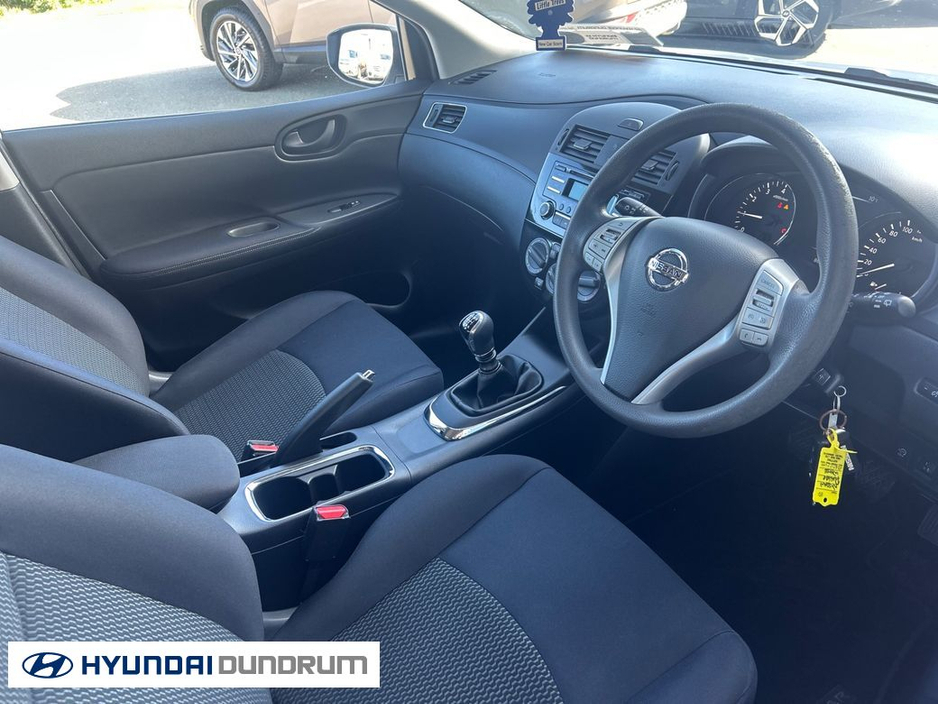 2017 Nissan Pulsar - image 13